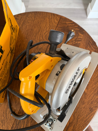 DeWalt DW364 7-1/4” Circular Saw – 15 Amp – Tested & Working