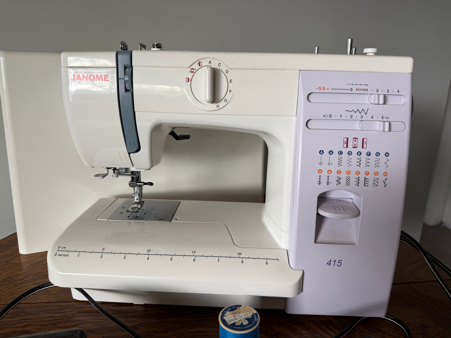 Janome 415 Sewing Machine with Foot Pedal – Powers On & Runs