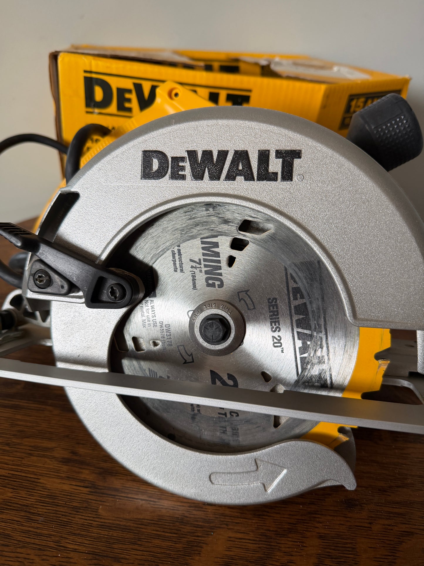 DeWalt DW364 7-1/4” Circular Saw – 15 Amp – Tested & Working