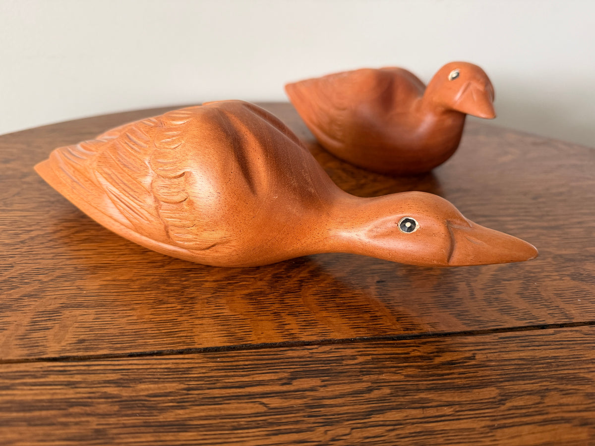 Vintage Hand-Carved Wooden Duck Figures – Set of 2