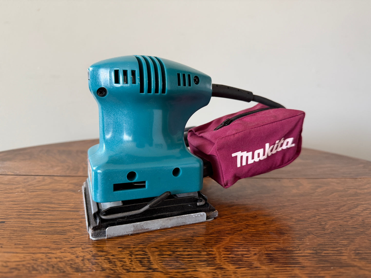 Makita BO4552 1/4 Sheet Finishing Sander – Like New with Dust Bag