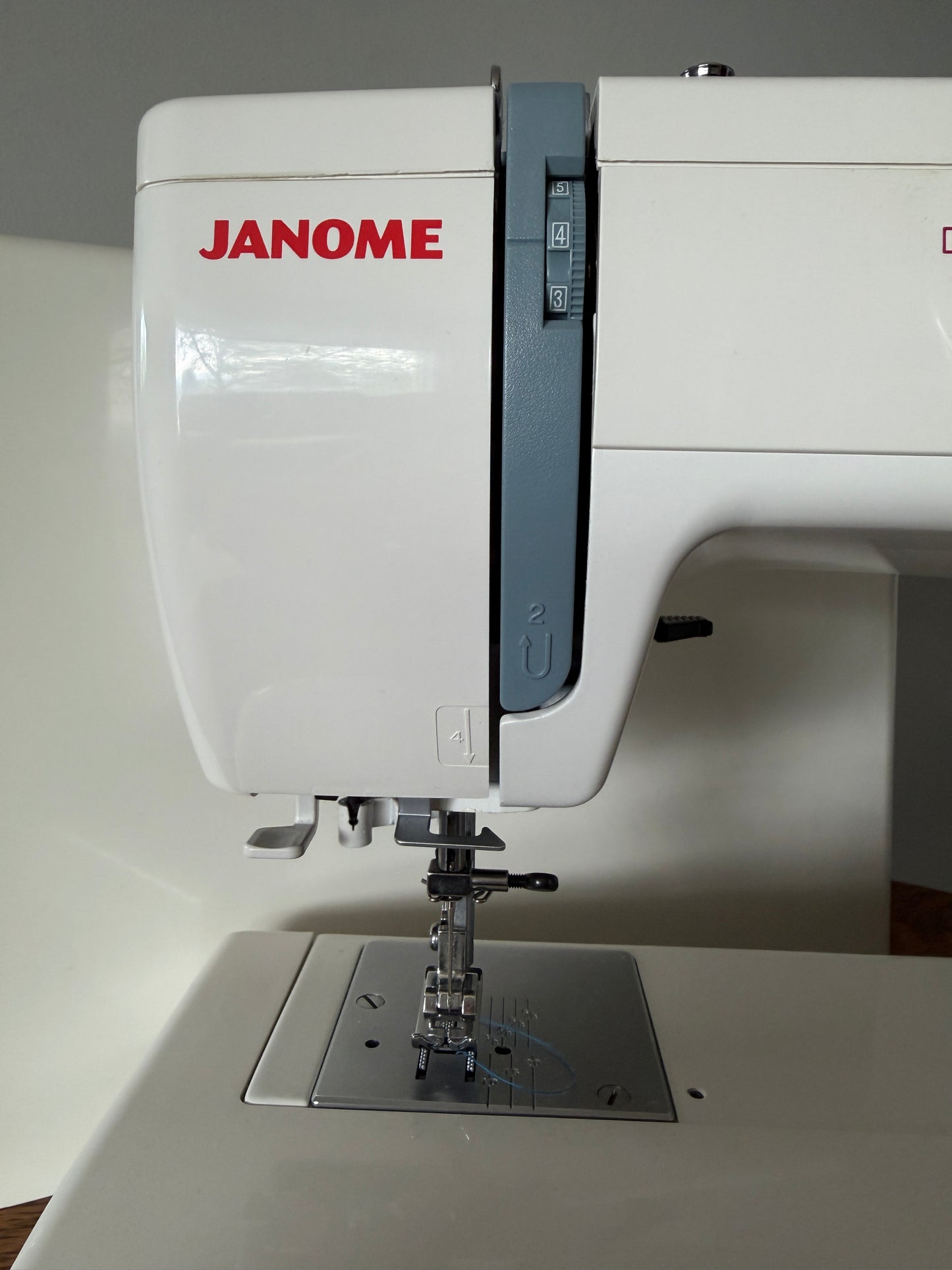 Janome 415 Sewing Machine with Foot Pedal – Powers On & Runs